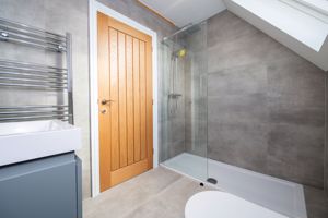 En-suite- click for photo gallery